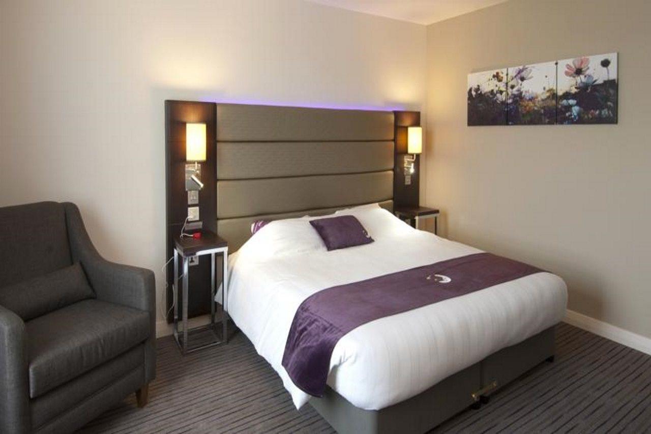 Premier Inn London Enfield Eksteriør bilde